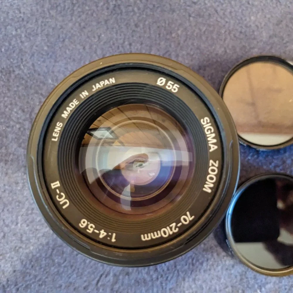 Sigma AF 70-210mm f/4-5.6 Lens + Caps+ Hood Tested Excellent Condition